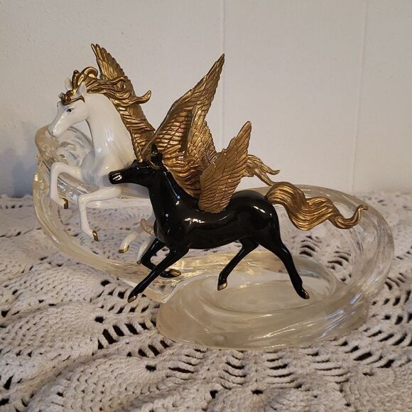 Hamilton Collection "Love's Sweet Serenade" from Wings of Love Collection - Picture 1 of 7